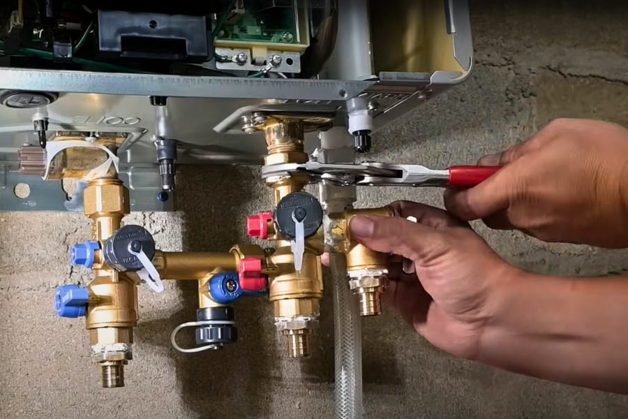 Connecting water lines to tankless water heater